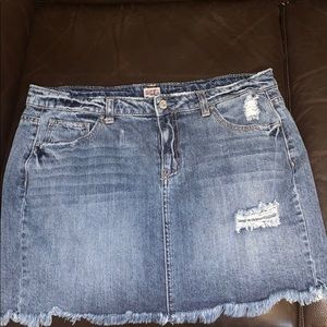 True craft denim skirt